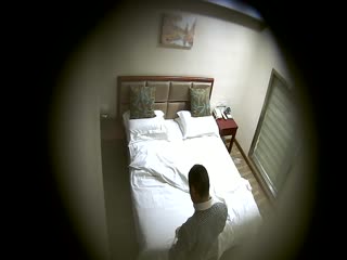小旅馆偷拍饥渴男女先给情人舔逼热身可惜没干多久就射了看神情这女的没有满足