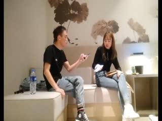 牛仔裤妹子直播啪啪~撸硬开干大力抽插猛操