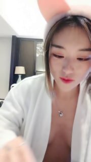 #宝宝 小姐姐勾搭点外卖的吹个鸡巴就秒射